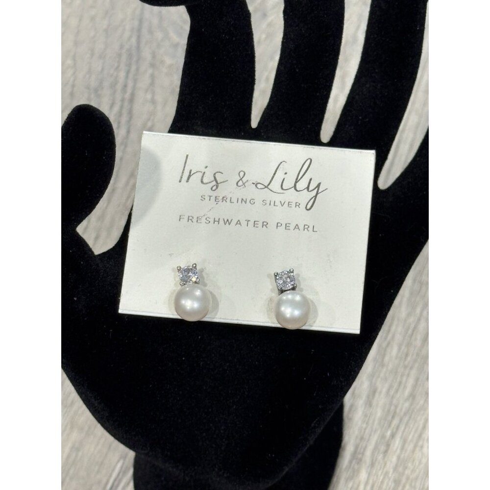 Iris & Lily Sterling Silver Freshwater Pearl Earrings LF11